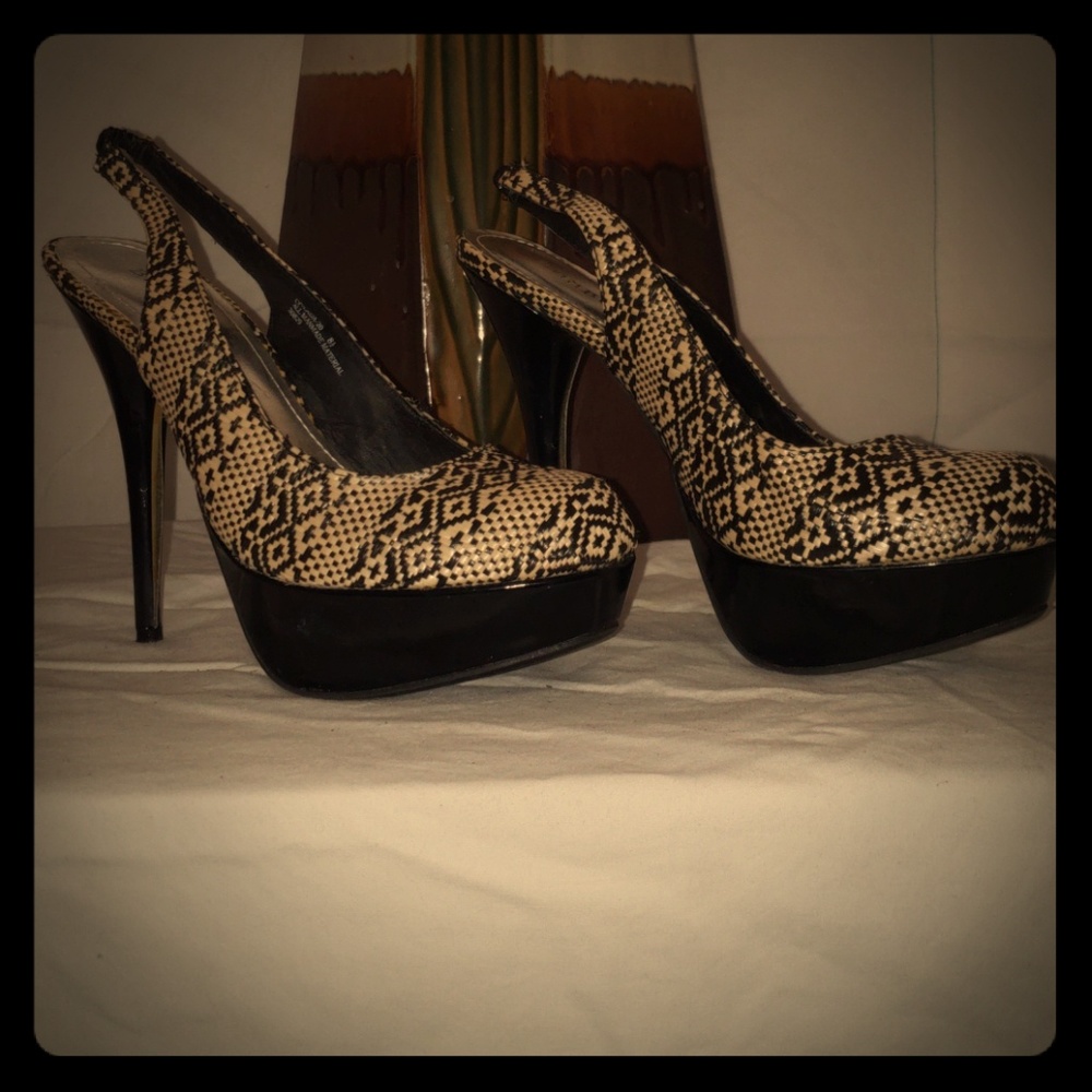 Women sling back heel shoe